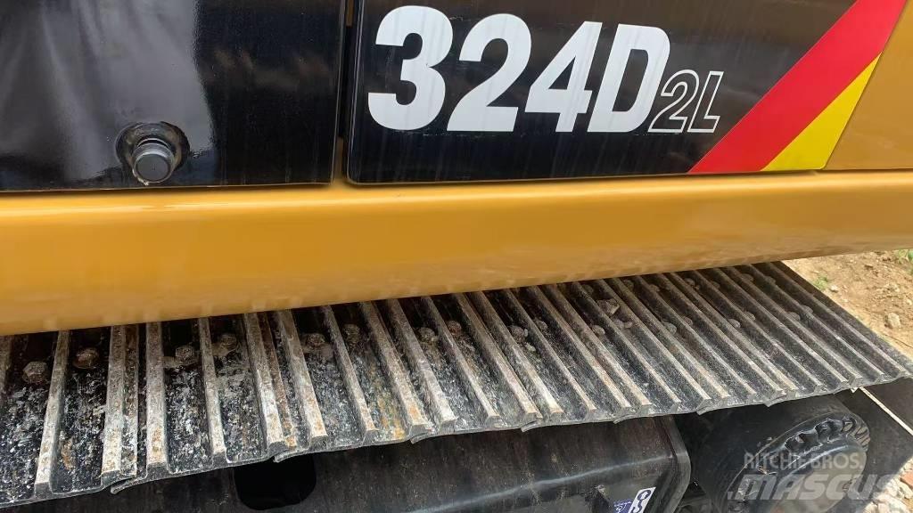 CAT 324 حفارات زحافة