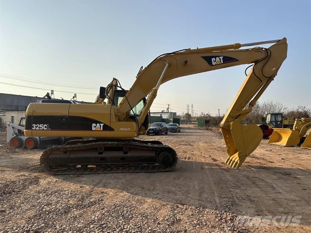 CAT 325 C حفارات زحافة