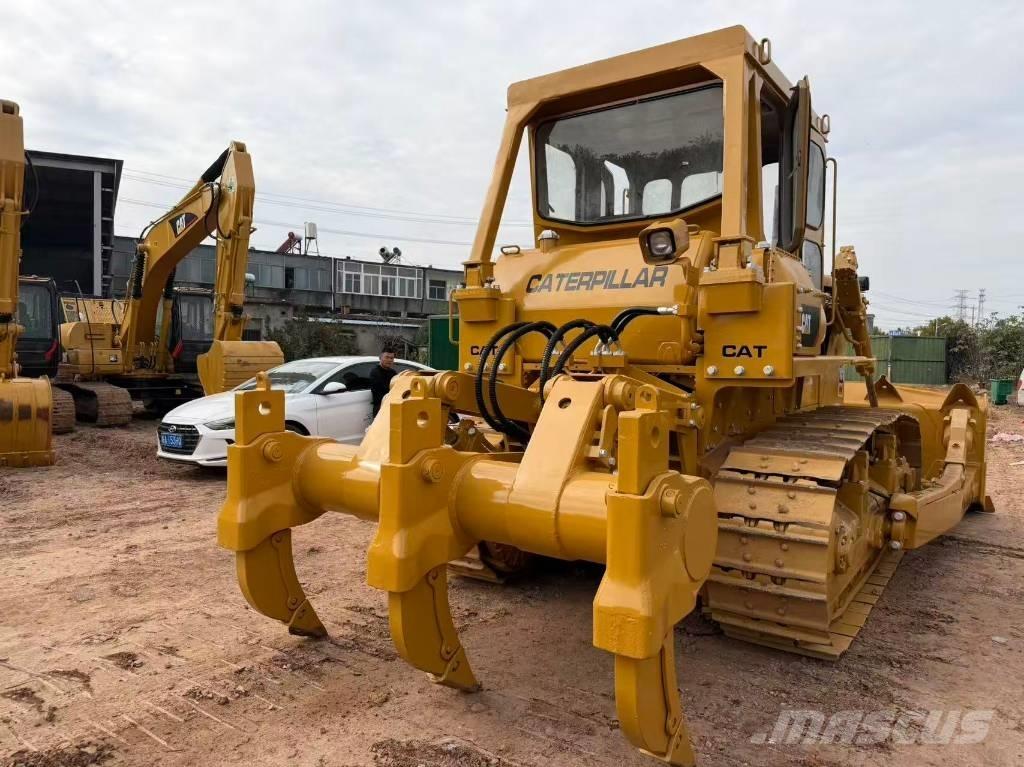 CAT D7G بلدوزرات مجنزرة