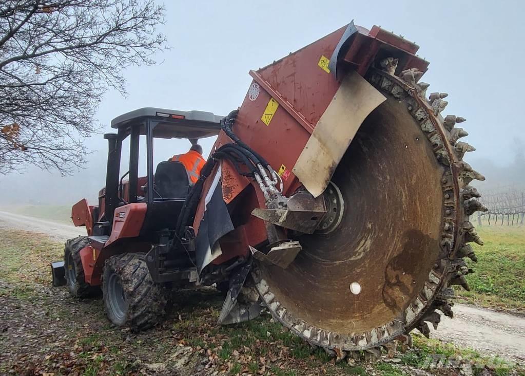 Ditch Witch RT125 ماكينات حفر خنادق