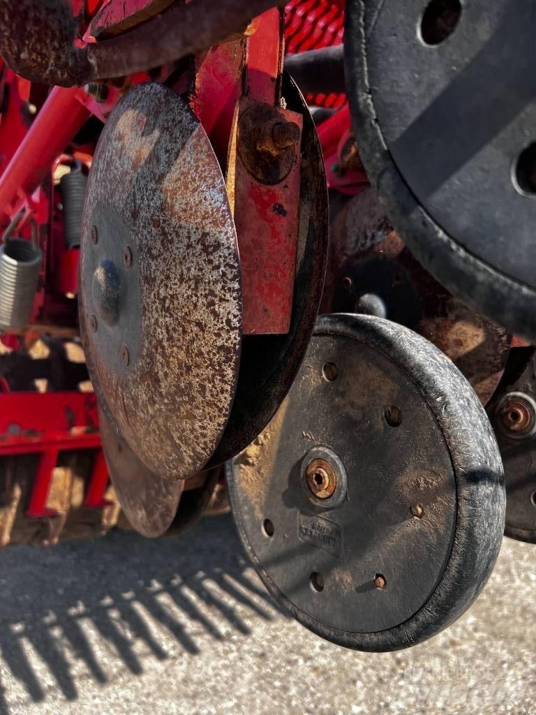 Kuhn HR 4003 D مثاقيب مدمجة