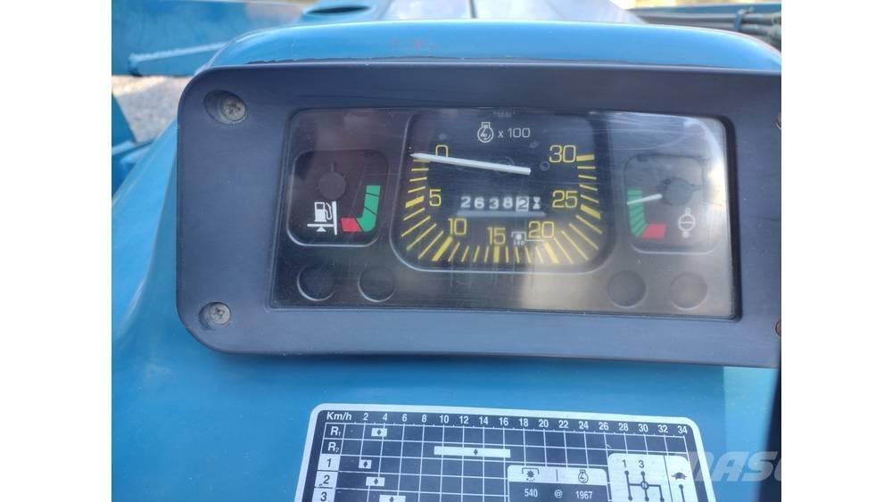 New Holland 3010 الجرارات