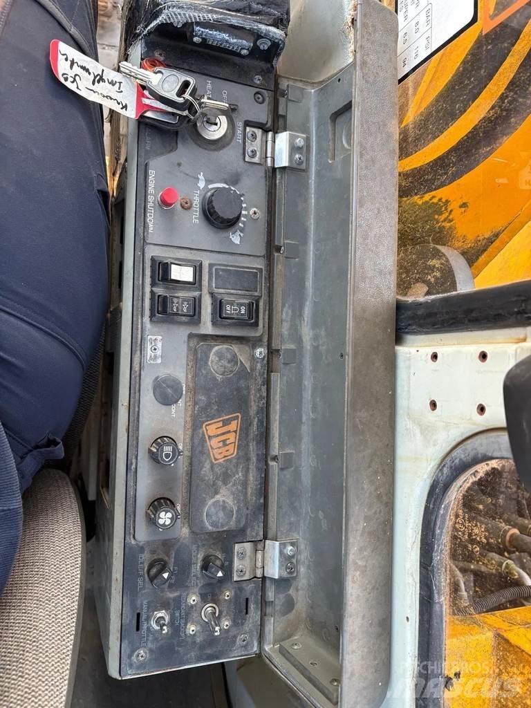 JCB JS130W حفارات بعجل