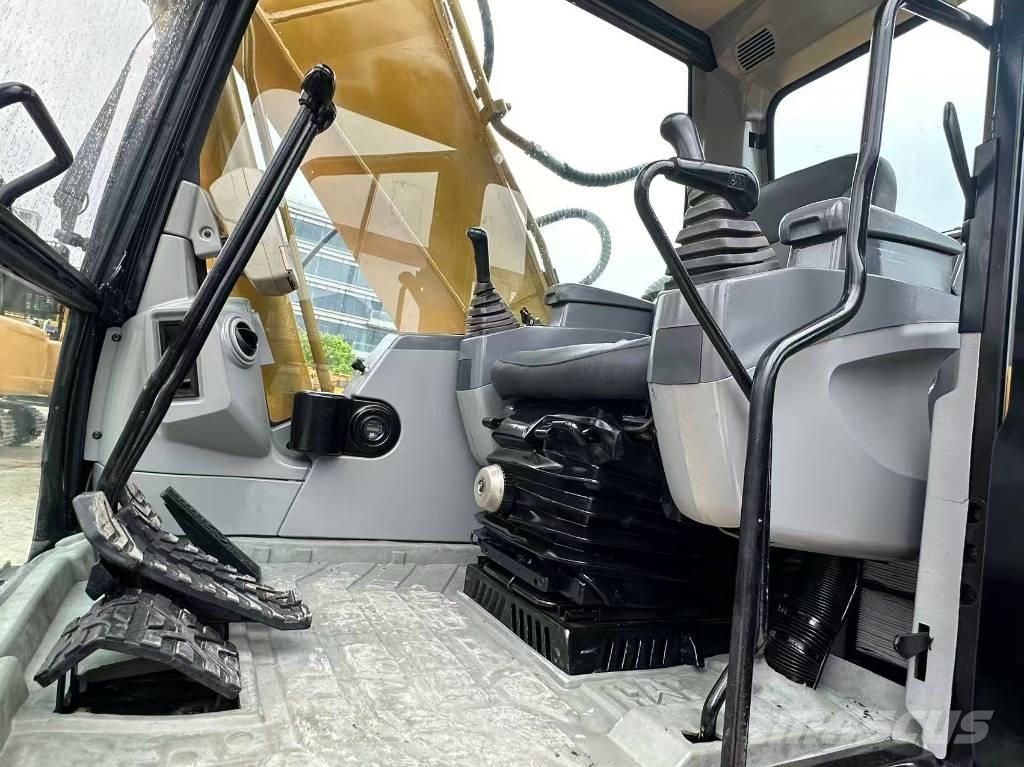 CAT 320 C L حفارات زحافة