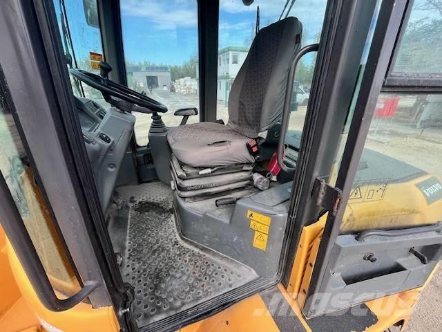 Volvo L 30 G لوادر بعجل