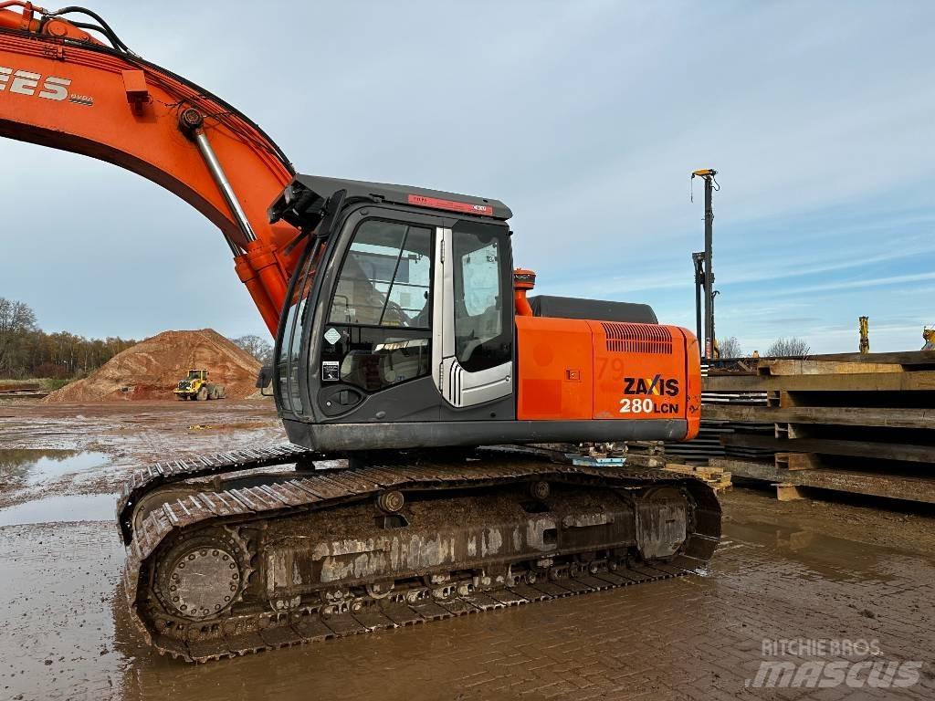 Hitachi ZX 280 LC N حفارات زحافة