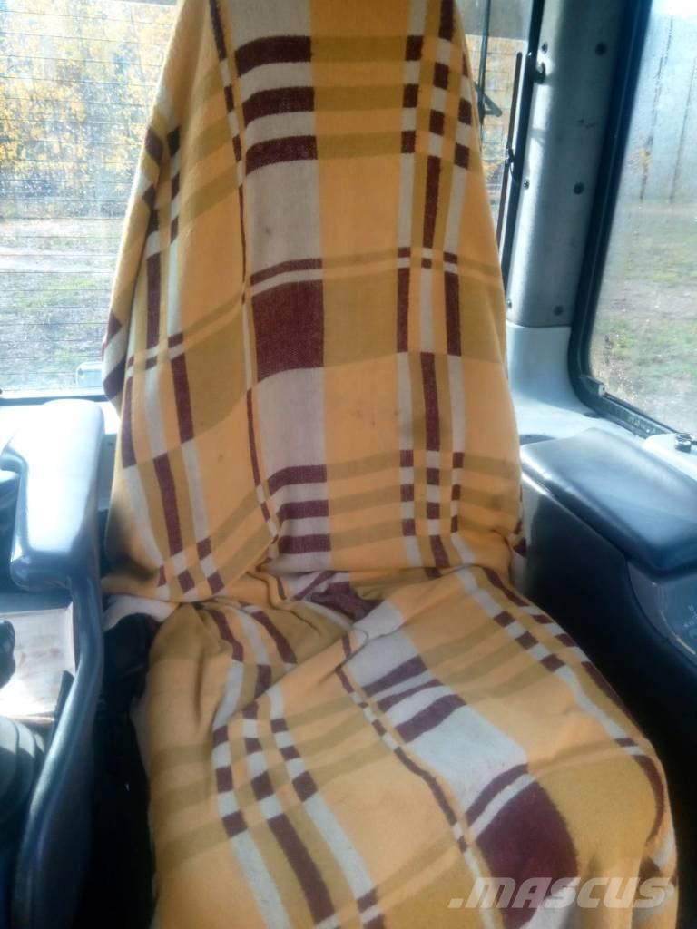 Komatsu D 61 PX-15 بلدوزرات مجنزرة