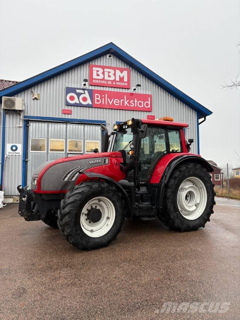 Valtra T 202 الجرارات