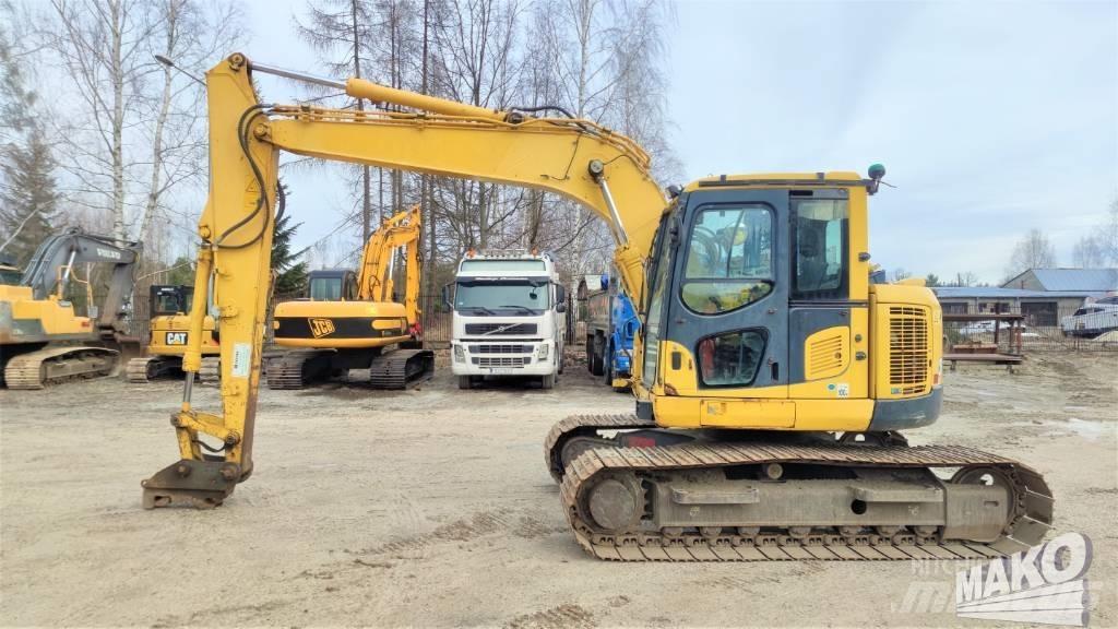 Komatsu PC 138 US-8 حفارات زحافة