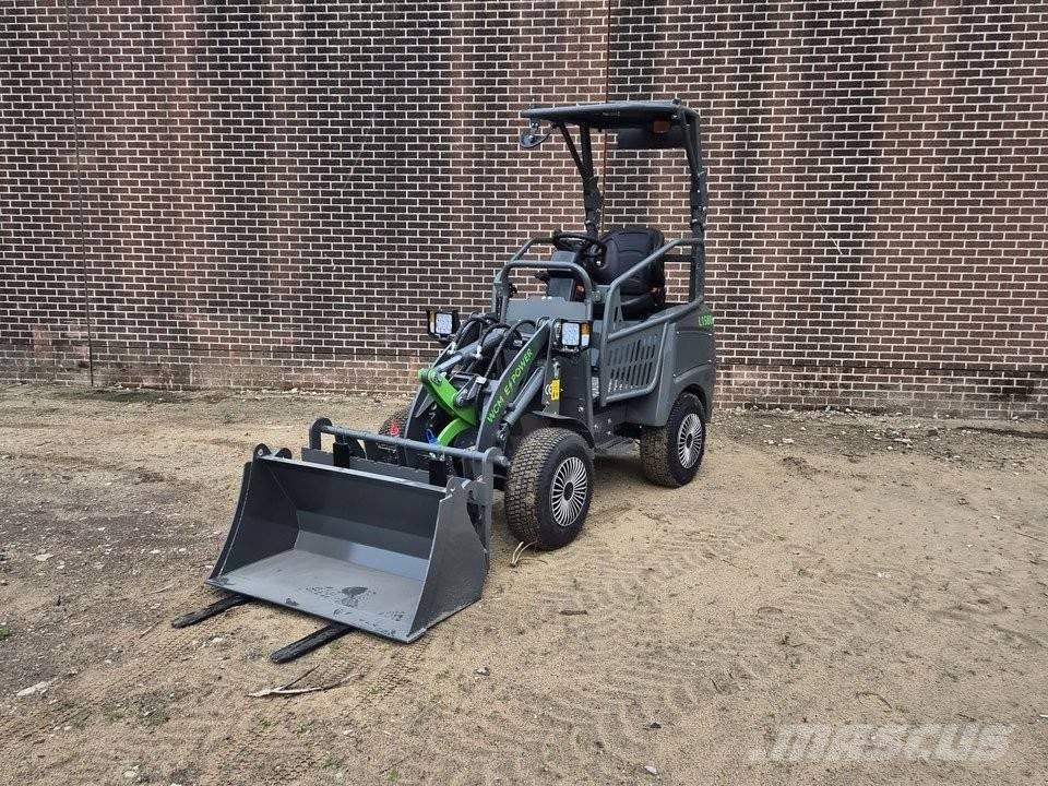 WCM L1580e لوادر وحفارات أمامية