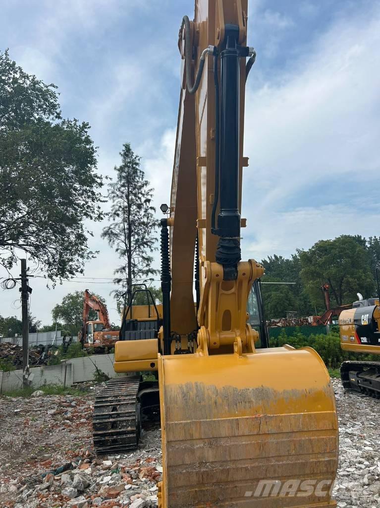 CAT 320 GC حفارات زحافة