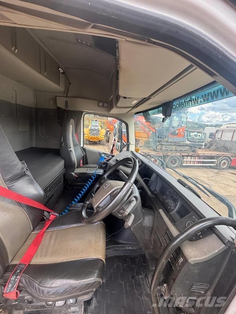 Volvo FH 540 لوادر بعجل
