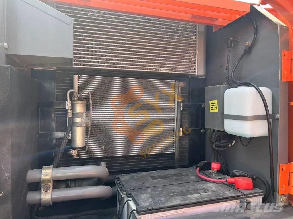 Hitachi ZX 200-3 G حفارات زحافة