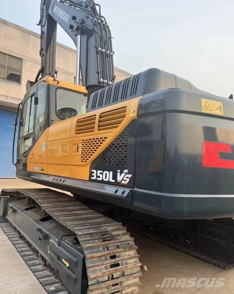 Hyundai 305LC حفارات زحافة