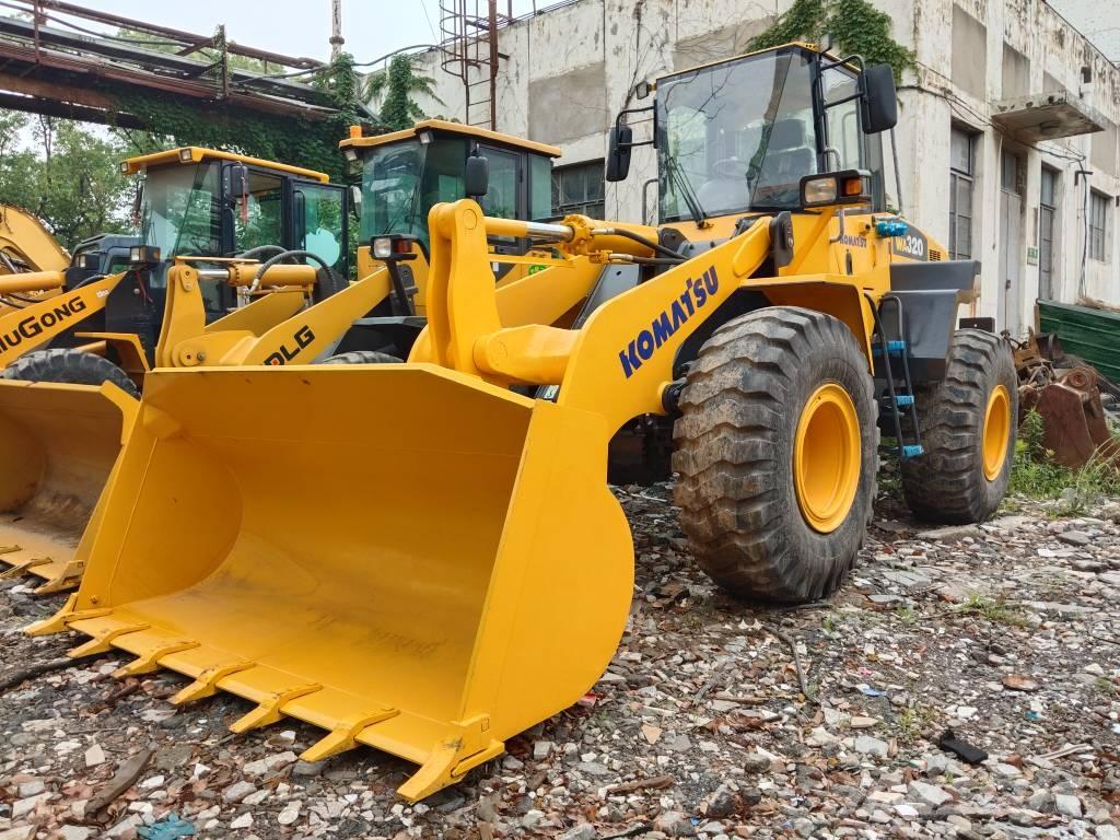 Komatsu WA 320 لوادر بعجل