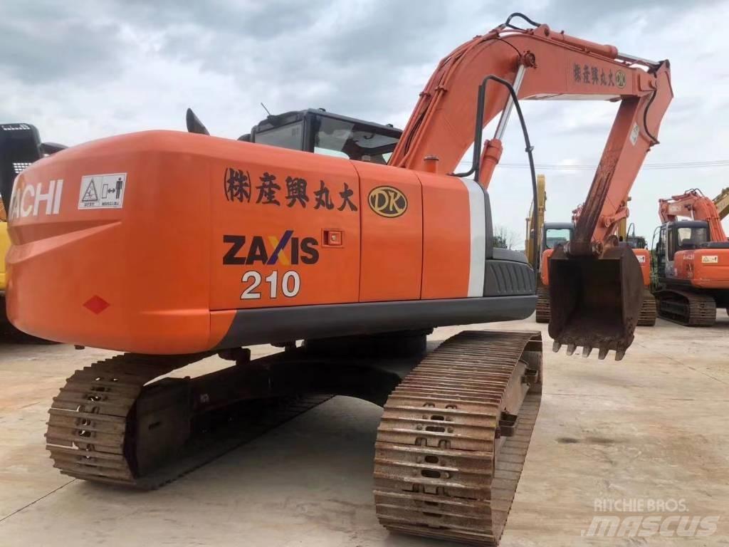 Hitachi ZX 210 حفارات زحافة