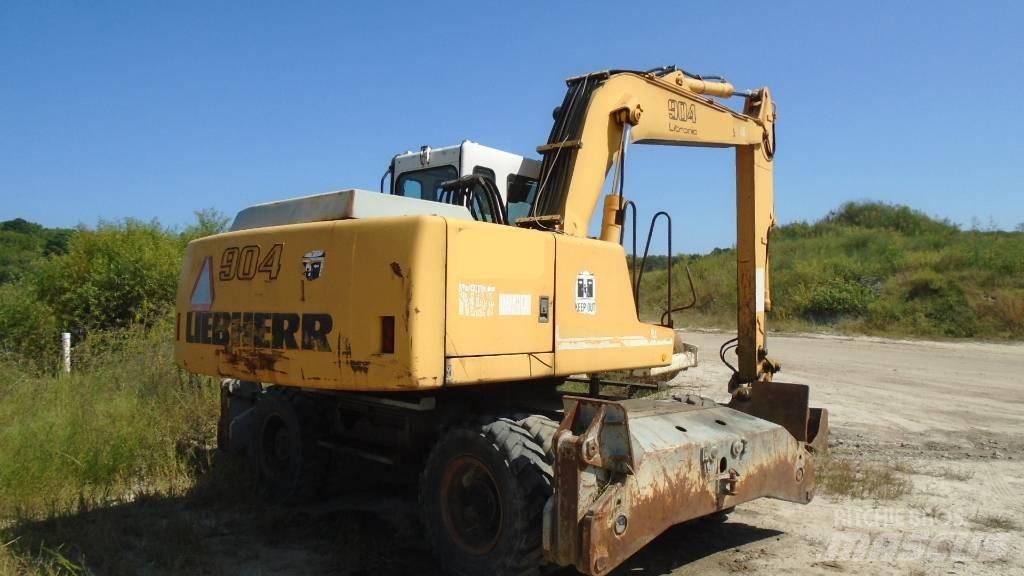 Liebherr A 904 حفارات بعجل