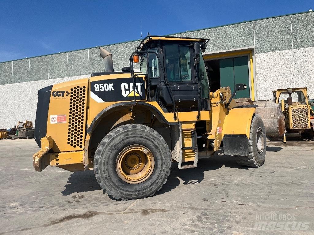 CAT 950K لوادر بعجل