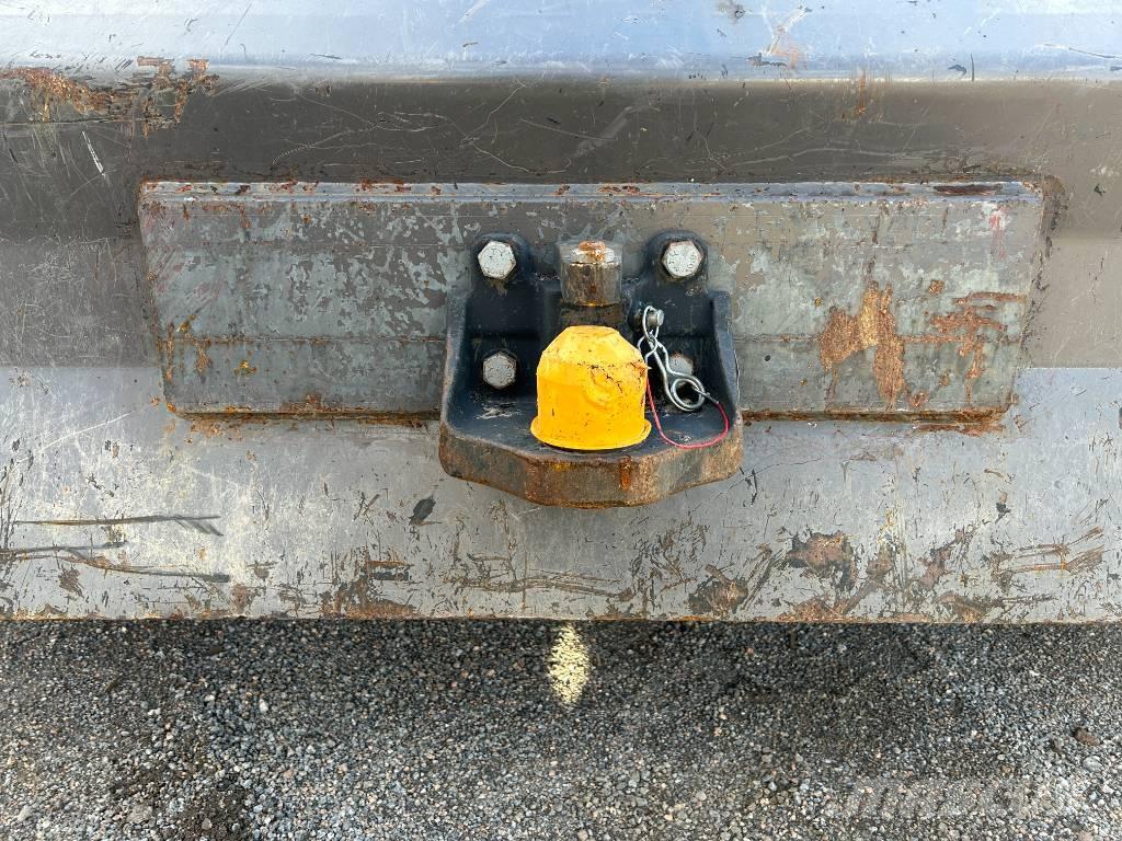 Volvo EWR130E حفارات بعجل