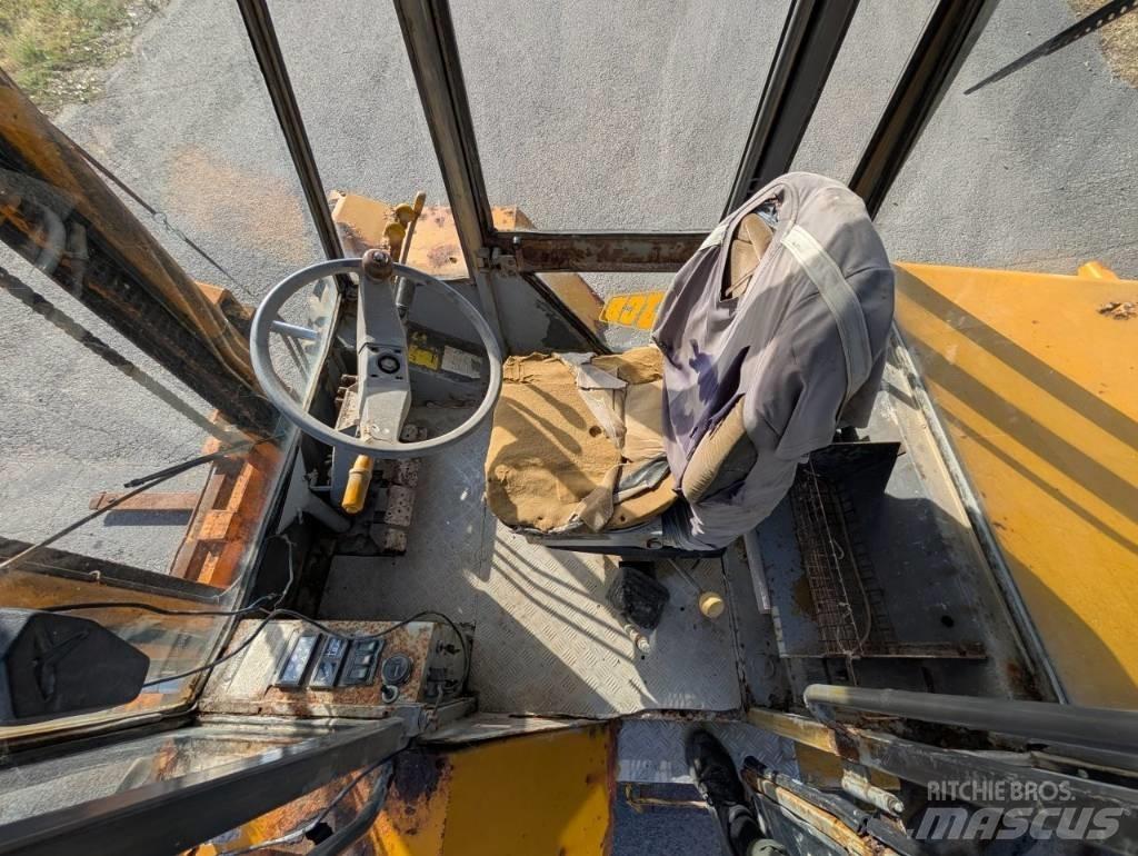 JCB 930 شاحنات الطرق الوعرة