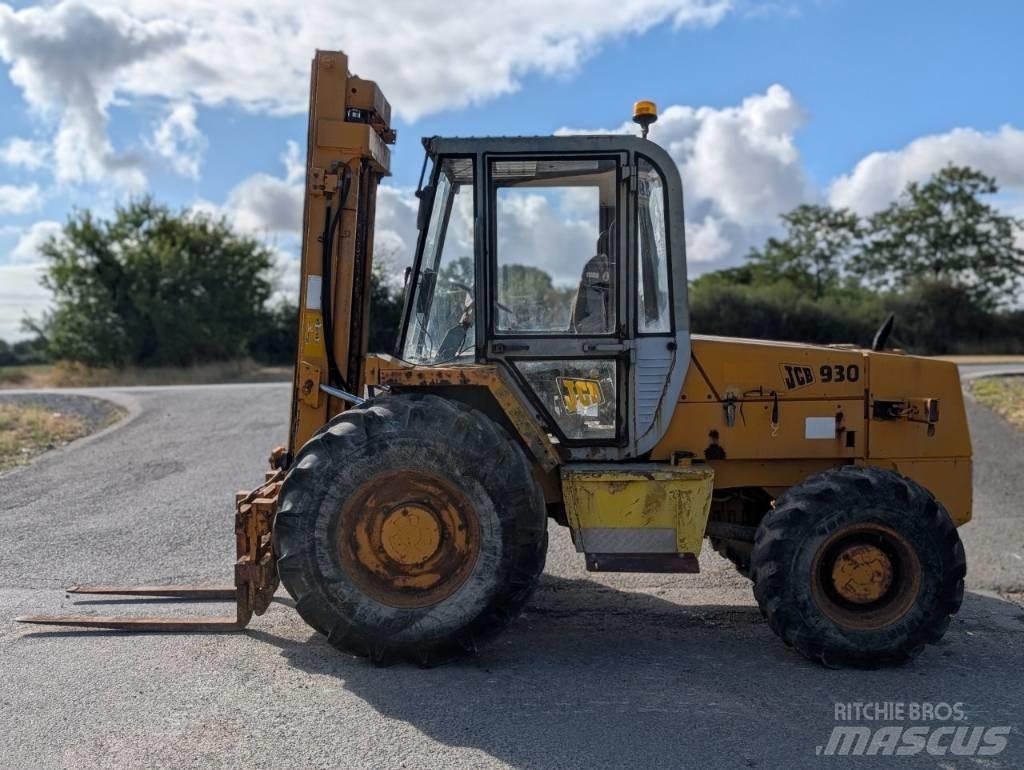 JCB 930 شاحنات الطرق الوعرة