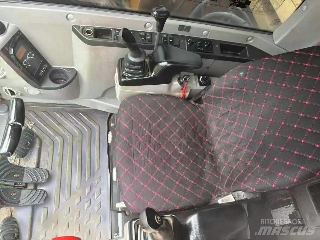 Volvo EC80 حفارات زحافة