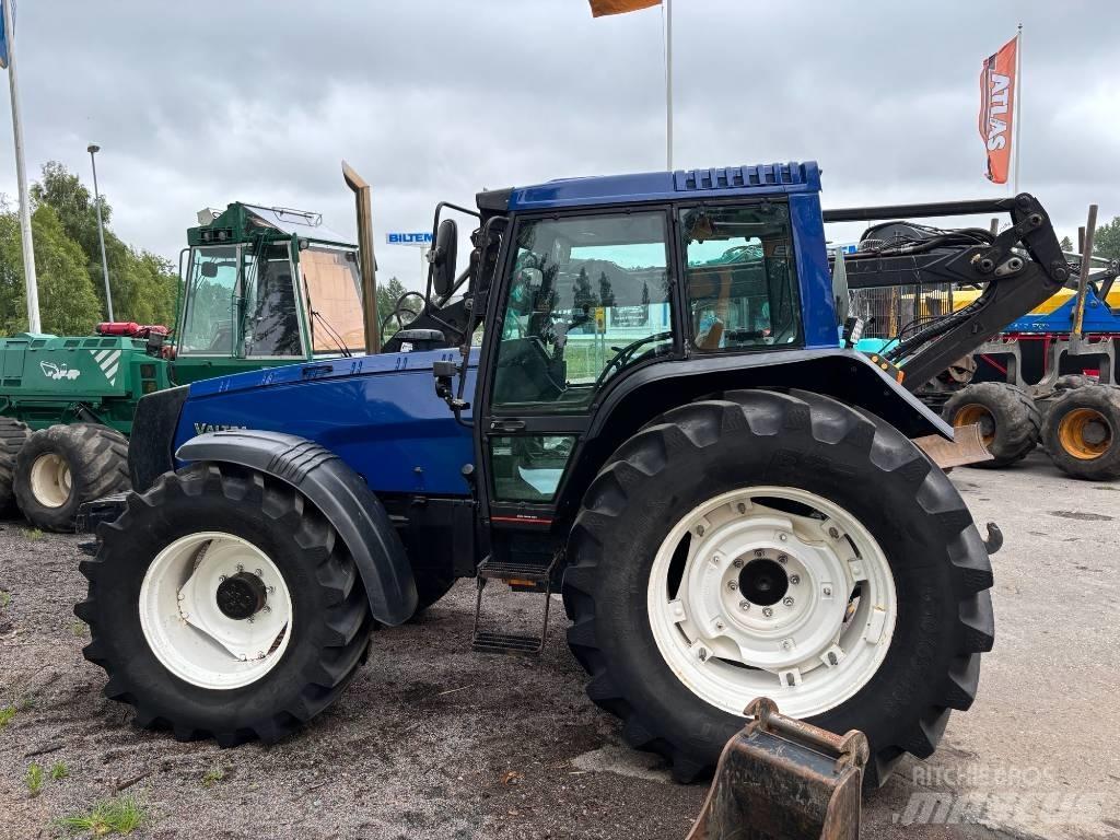 Valtra 8400 الجرارات