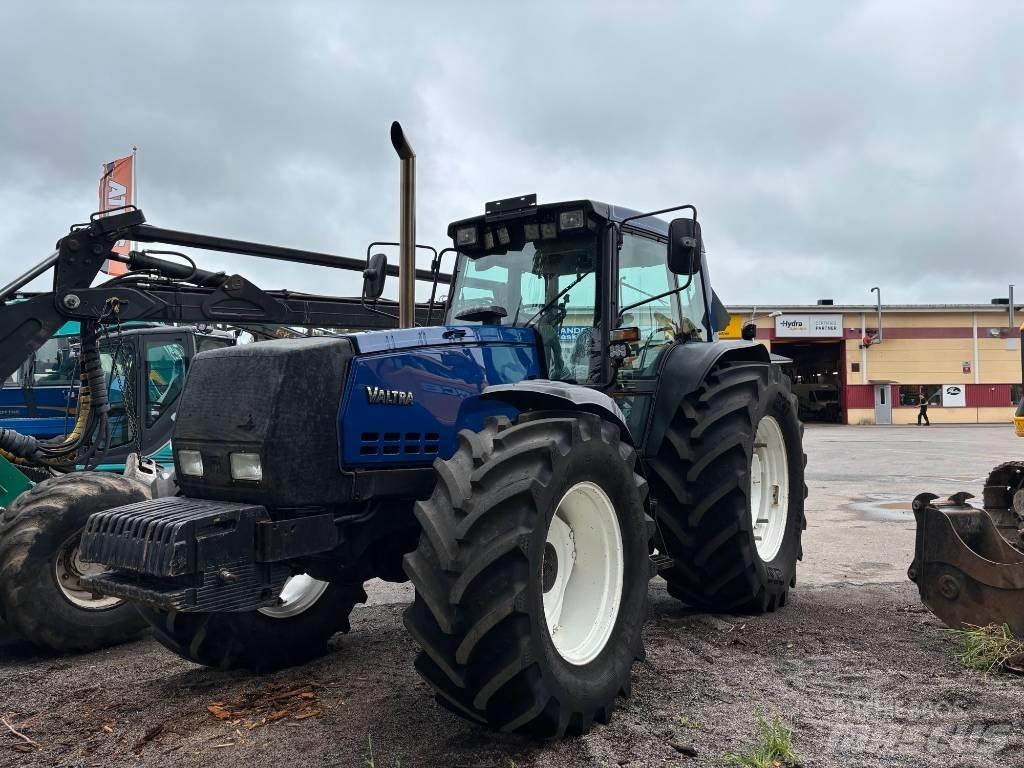 Valtra 8400 الجرارات