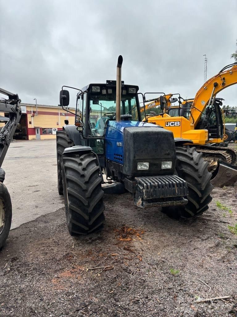 Valtra 8400 الجرارات
