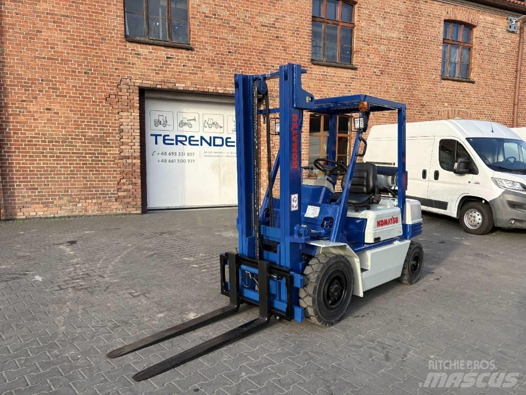 Komatsu FG 20 T-11 شاحنات LPG