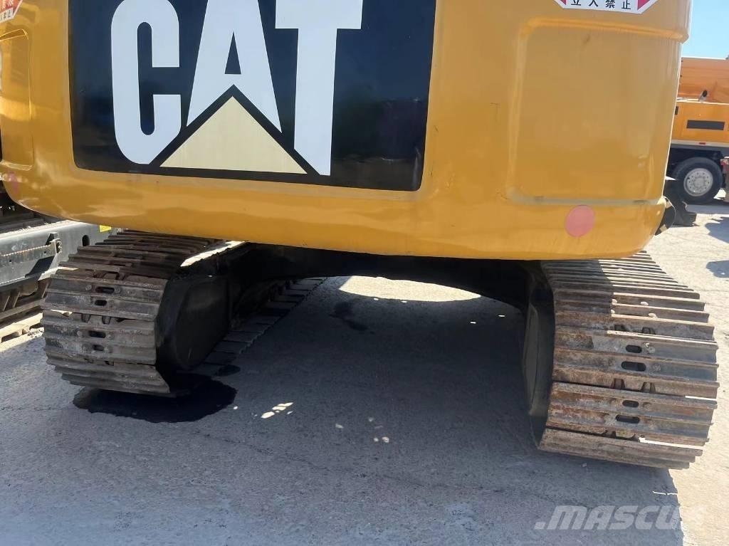 CAT 323 D L حفارات زحافة