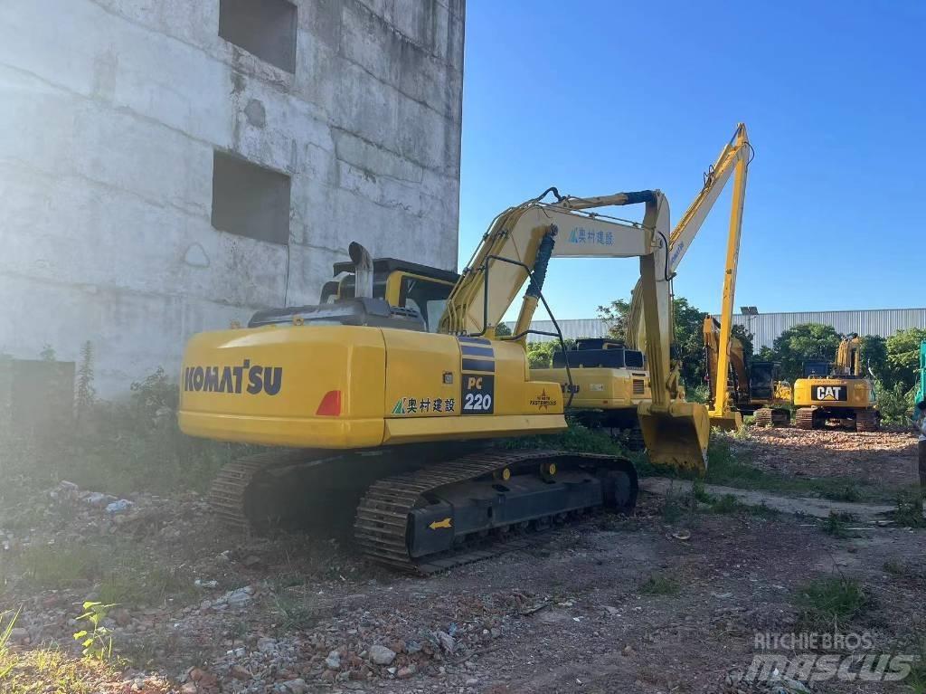 Komatsu pc220-8mo حفارات زحافة