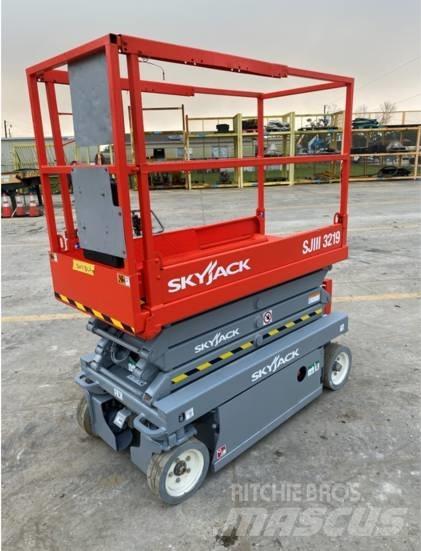 SkyJack SJ III 3219 رافعات مقصية الشكل