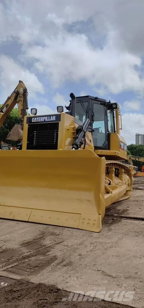 CAT D 6 G بلدوزرات مجنزرة