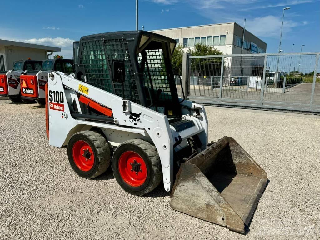 Bobcat S 100 لوادر انزلاقية التوجيه