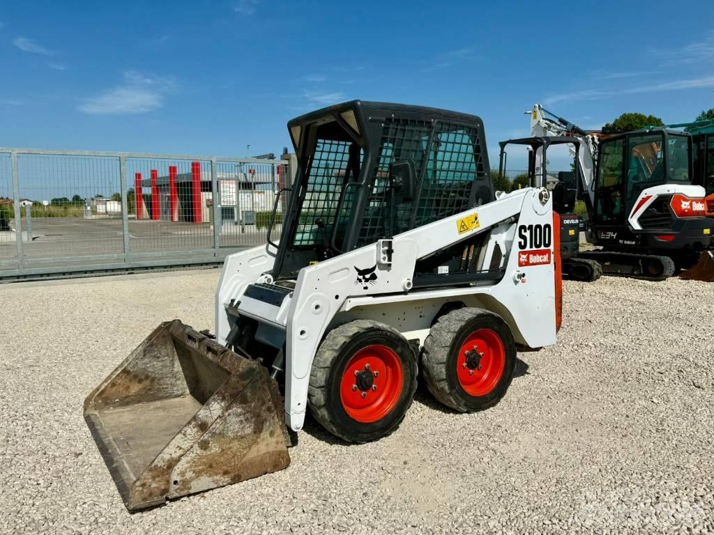 Bobcat S 100 لوادر انزلاقية التوجيه