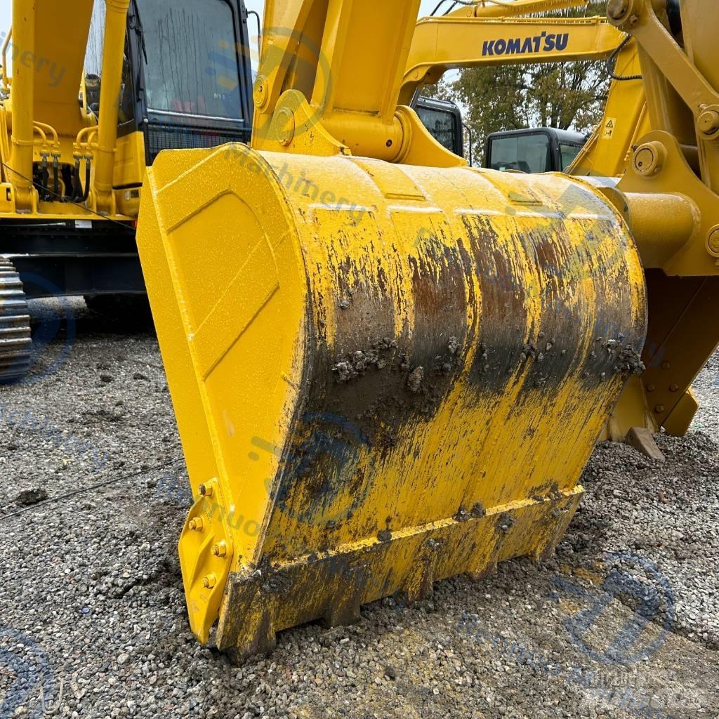 Komatsu PC200-8 حفارات زحافة