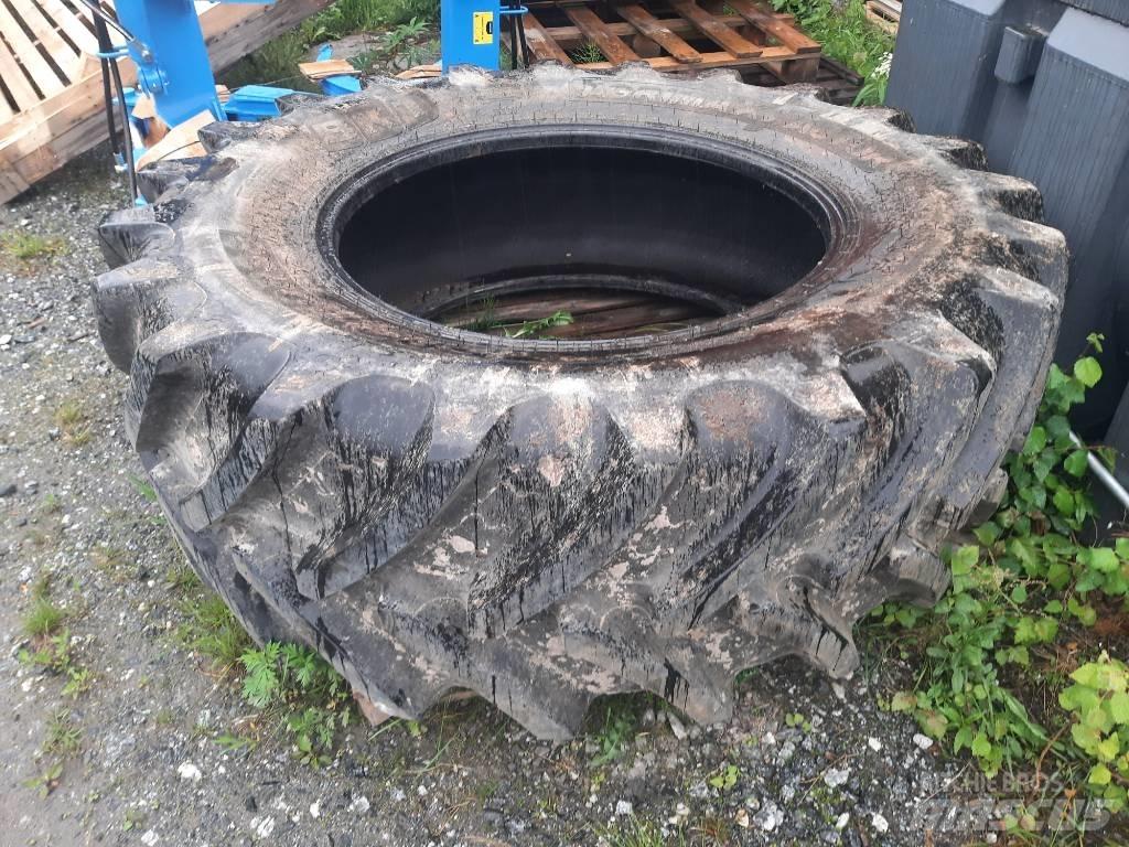 BKT 580/70R38 الإطارات والعجلات والحافات