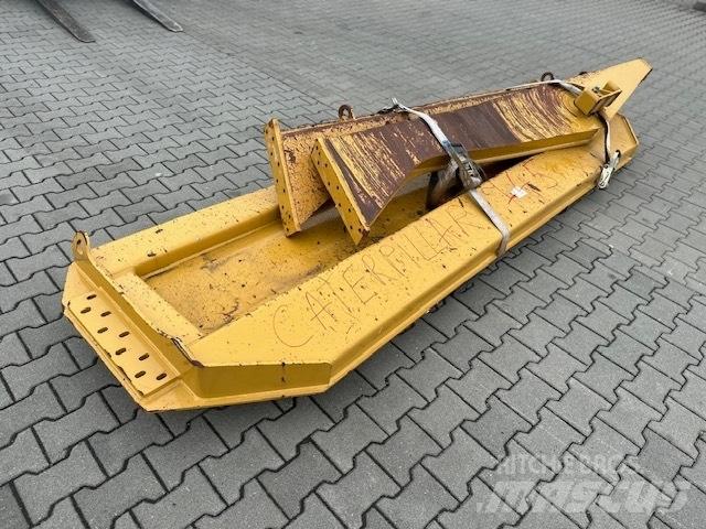 CAT 745 TAIL GATE ساحبات مفصلية