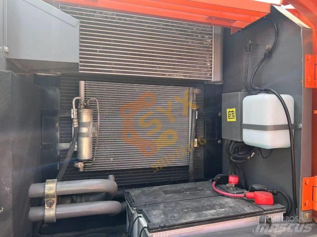 Hitachi ZX 210-3 G حفارات زحافة