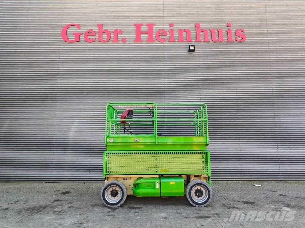 JLG 4069 LE رافعات مقصية الشكل
