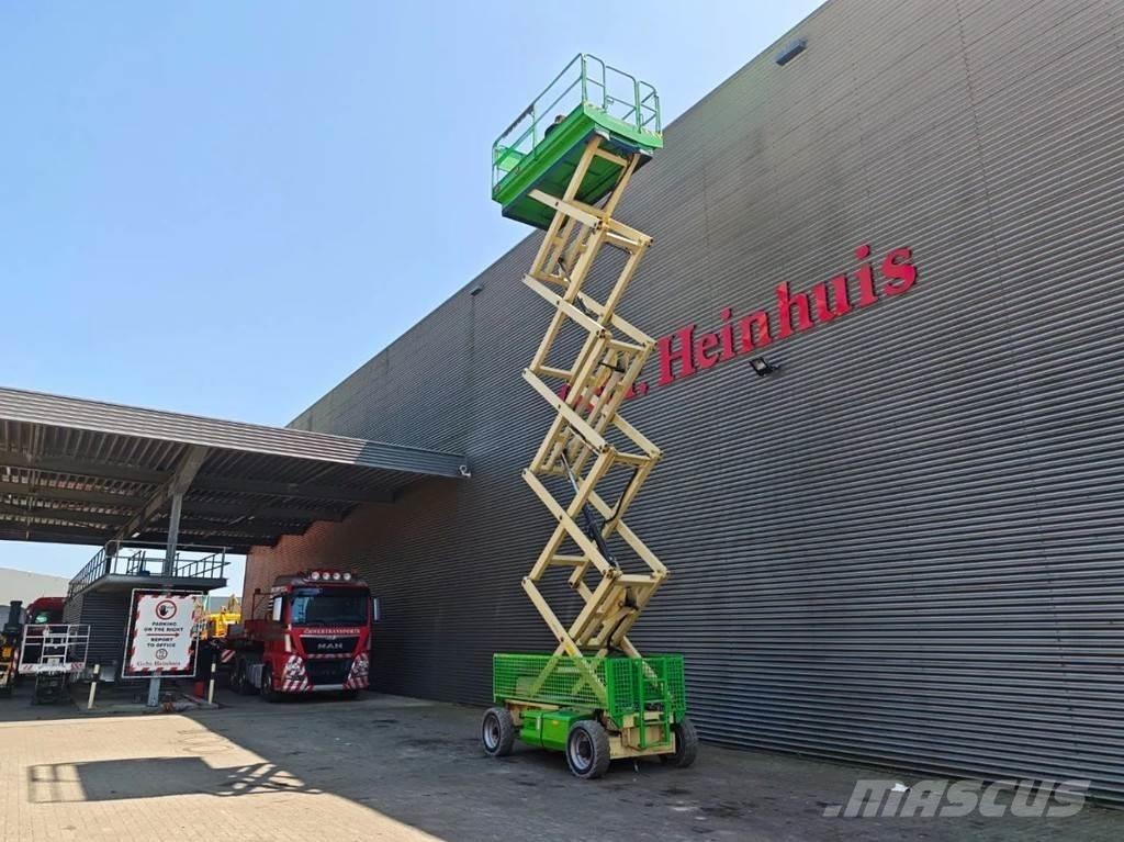 JLG 4069 LE رافعات مقصية الشكل