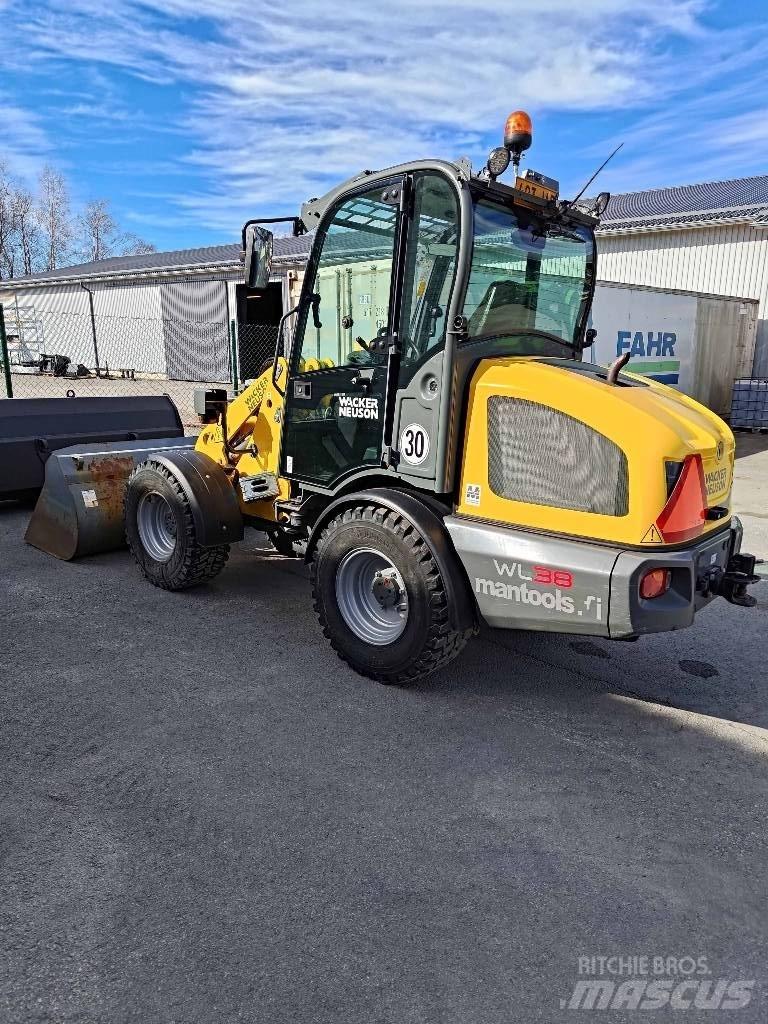 Wacker Neuson WL 38 لوادر بعجل