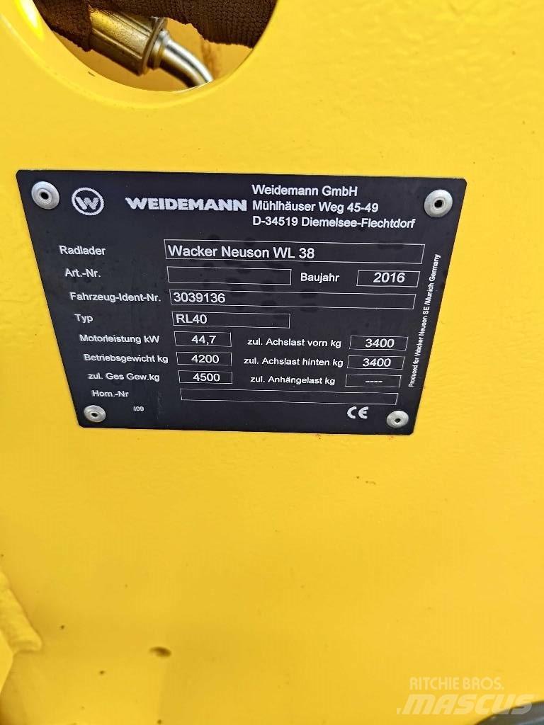 Wacker Neuson WL 38 لوادر بعجل