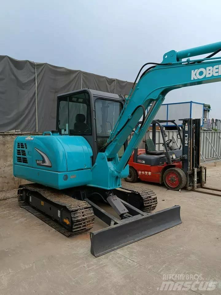 Kobelco SK 60 حفارات زحافة