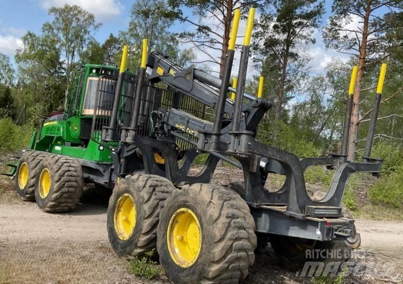 John Deere 1510G قاطعات وناقلات الأشجار