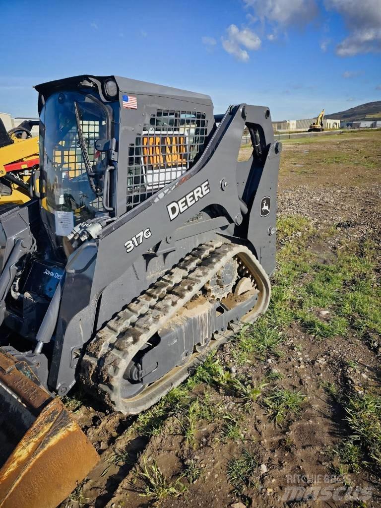 John Deere 317 G لوادر انزلاقية التوجيه