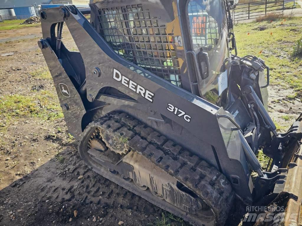 John Deere 317 G لوادر انزلاقية التوجيه