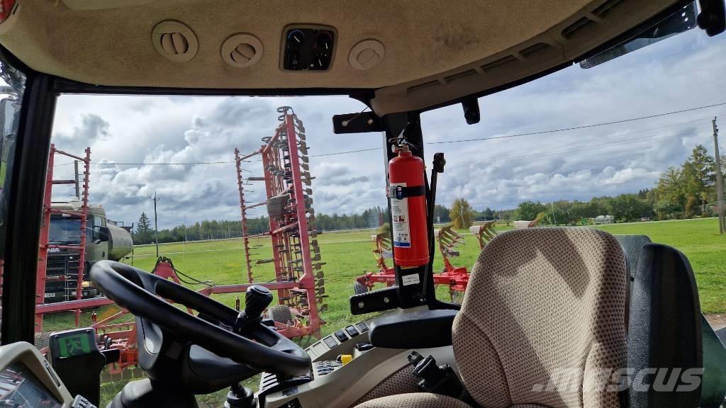 John Deere 4066 R الجرارات