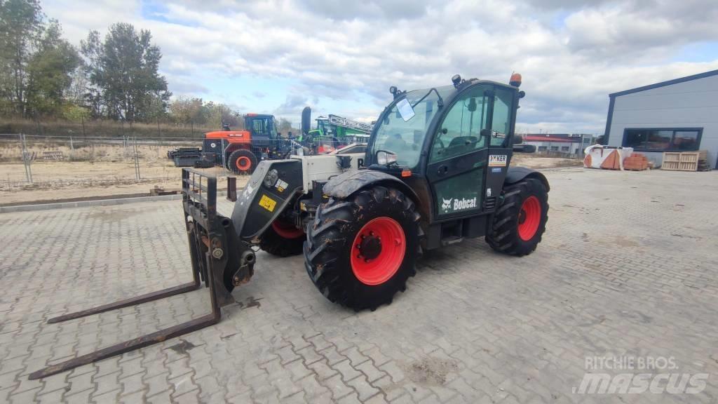 Bobcat TL 35.70 مناولات متداخلة